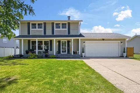 2717 E 37th St, Davenport, IA 52807