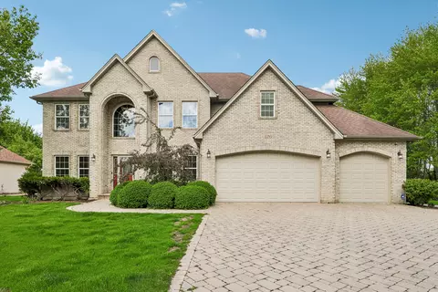 426 Heatherwood Dr SE, Oswego, IL 60543