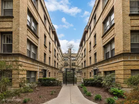 1364 W Greenleaf Ave #1S, Chicago, IL 60626