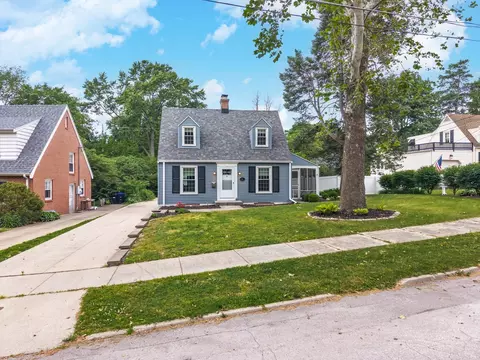 Exterior - 12 Norbloom Ave, Bloomington, IL 61701 photo 16 of 17
