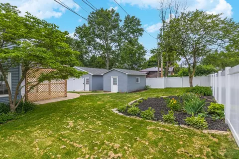 Exterior - 12 Norbloom Ave, Bloomington, IL 61701 photo 11 of 17