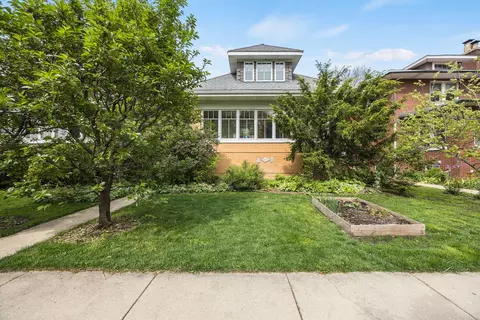 713 S Humphrey Ave, Oak Park, IL 60304