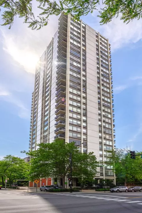 1360 N Sandburg Ter #1510C, Chicago, IL 60610