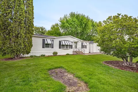 Exterior - 2910 E 11th Rd, Ottawa, IL 61350 photo 2 of 8