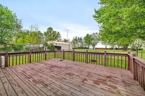Exterior - 2910 E 11th Rd, Ottawa, IL 61350 photo 4 of 8