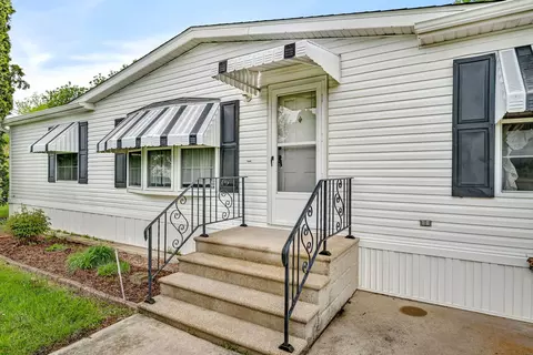 Exterior - 2910 E 11th Rd, Ottawa, IL 61350 photo 3 of 8
