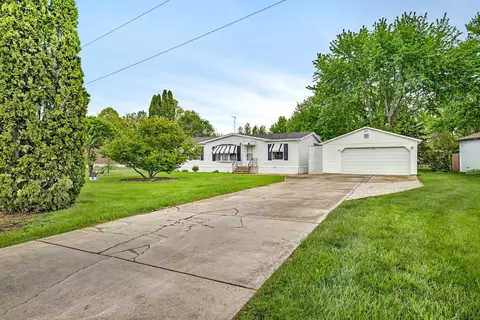 2910 E 11th Rd, Ottawa, IL 61350