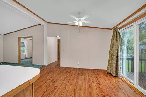 Living - 2910 E 11th Rd, Ottawa, IL 61350 photo 4 of 4