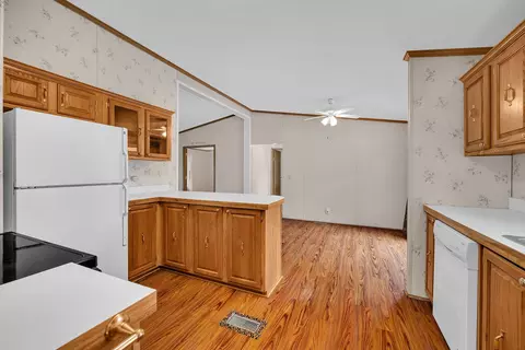Kitchen - 2910 E 11th Rd, Ottawa, IL 61350 photo 5 of 5