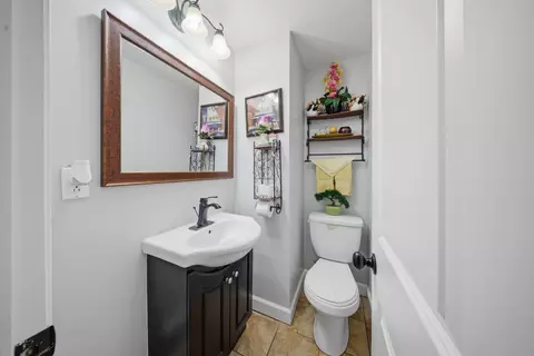 Bath - 821 Larkin Ave, Elgin, IL 60123 photo 1 of 1