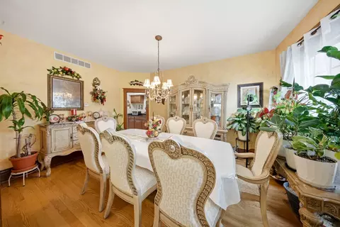 Dining - 821 Larkin Ave, Elgin, IL 60123 photo 1 of 2