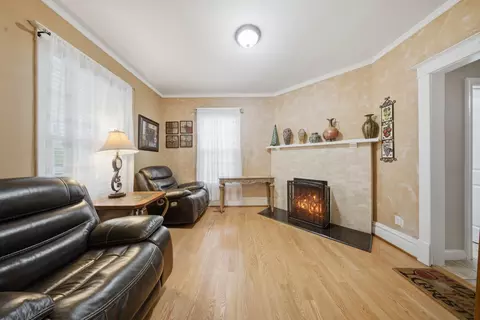 Living - 821 Larkin Ave, Elgin, IL 60123 photo 3 of 3