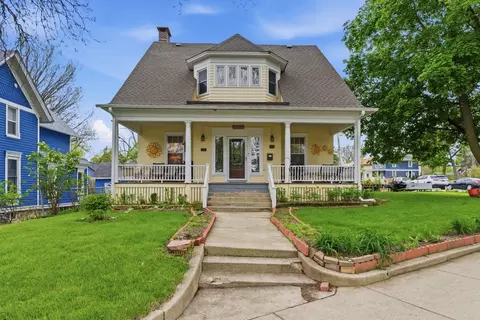 Exterior - 821 Larkin Ave, Elgin, IL 60123 photo 2 of 2