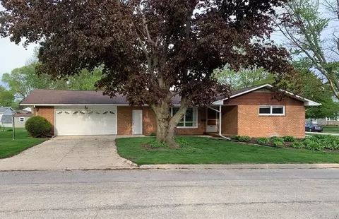 504 Ash Ave, Morrison, IL 61270
