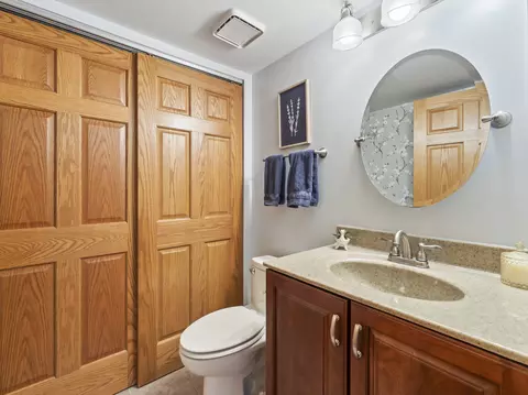 Bath - 1432 Brahms Ct, Bartlett, IL 60103 photo 4 of 5