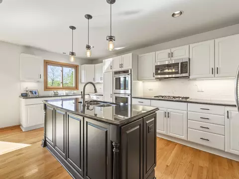 Kitchen - 1432 Brahms Ct, Bartlett, IL 60103 photo 4 of 7