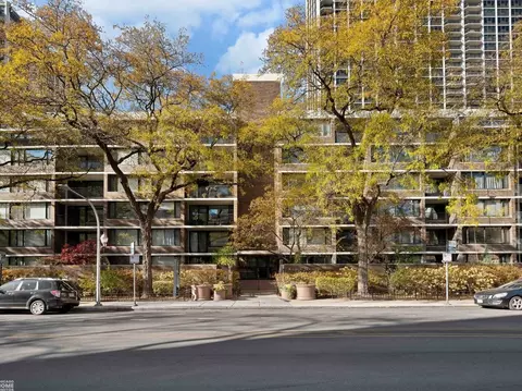 1555 N Sandburg Ter #310K, Chicago, IL 60610