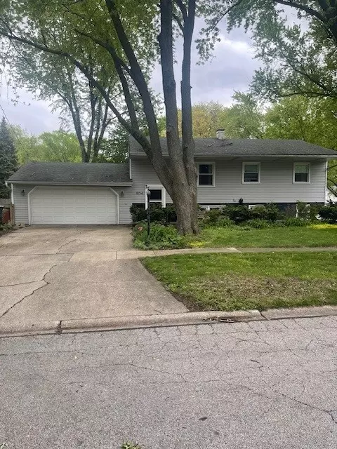 804 Elizabeth St, Batavia, IL 60510
