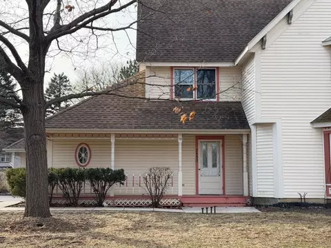 745 Regina Ct #745, Woodstock, IL 60098