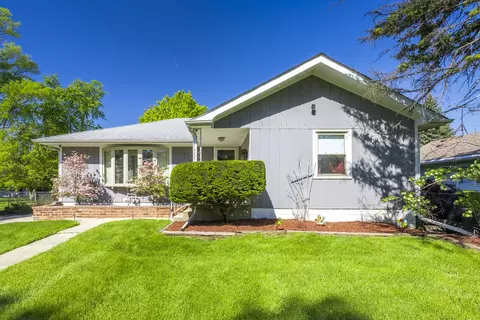 14 N Wabash Ave, Glenwood, IL 60425