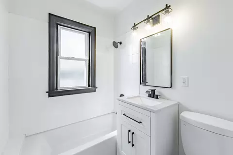 Bath - 7614 W 63rd Pl, Summit, IL 60501 photo 1 of 2