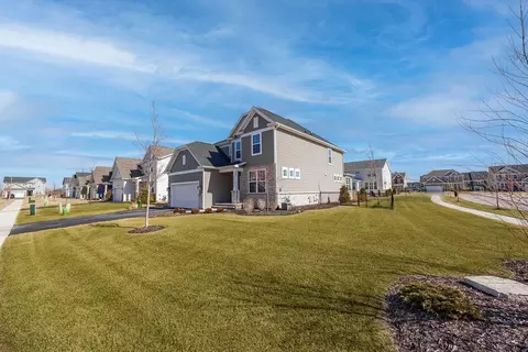 Exterior - 12751 S Grace Ln, Plainfield, IL 60585 photo 5 of 13