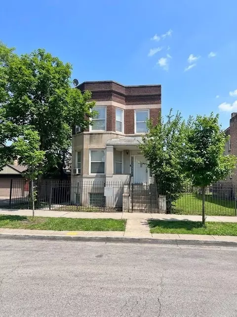 3615 W Flournoy St, Chicago, IL 60624