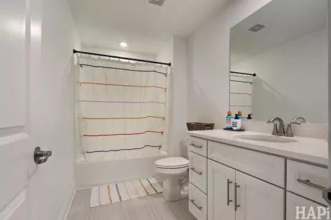 Bath - 1849 Amarillo Blvd, Elgin, IL 60124 photo 5 of 5