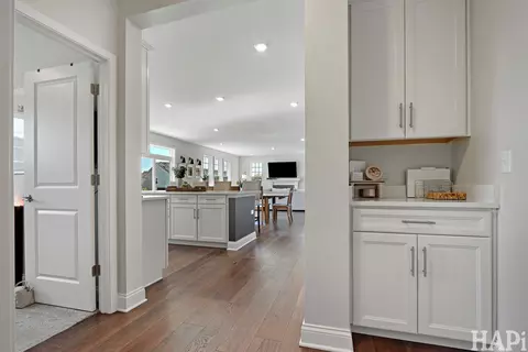 Entry Way - 1849 Amarillo Blvd, Elgin, IL 60124 photo 4 of 6