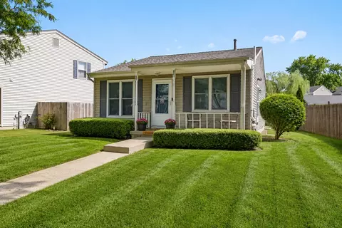 881 Manchester Crse, Geneva, IL 60134