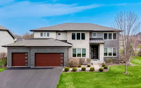 32 N Acacia Dr, Hawthorn Woods, IL 60047