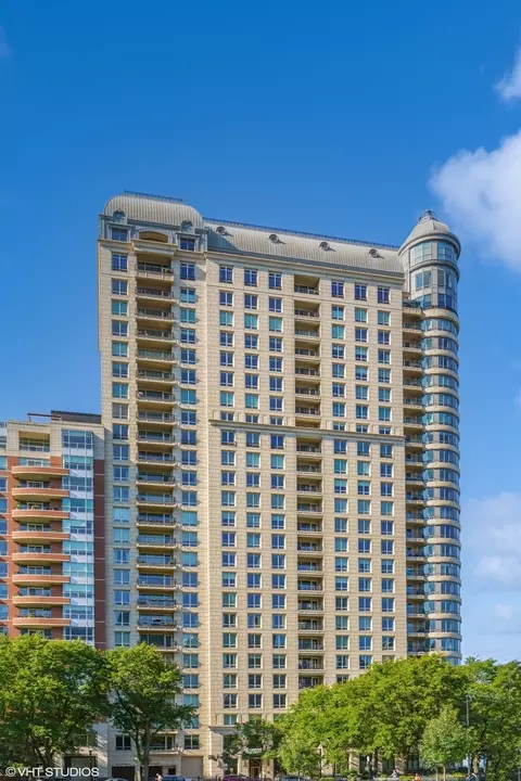 840 N Lake Shore Dr #1002, Chicago, IL 60611