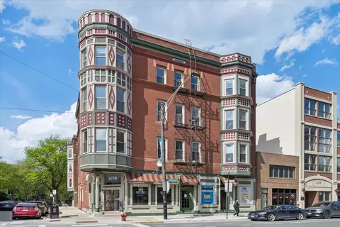 1170 W Armitage Ave #3W, Chicago, IL 60614