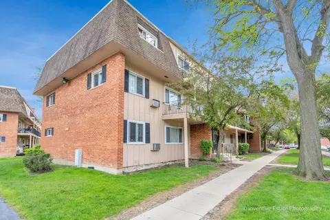 2506 Algonquin Rd #18, Rolling Meadows, IL 60008