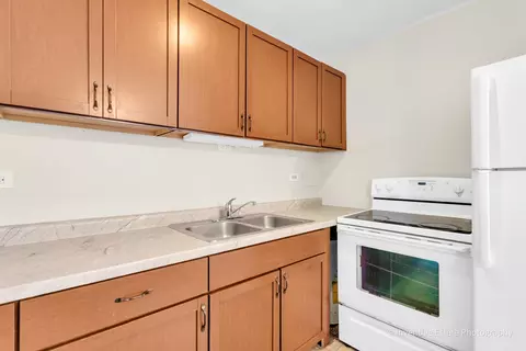 Kitchen - 2506 Algonquin Rd #18, Rolling Meadows, IL 60008 photo 1 of 3