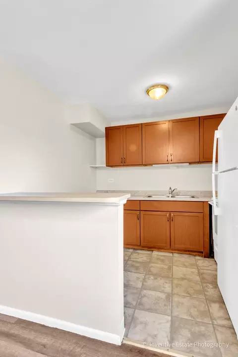 Kitchen - 2506 Algonquin Rd #18, Rolling Meadows, IL 60008 photo 3 of 3