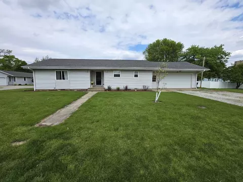 200 W South St, Flanagan, IL 61740