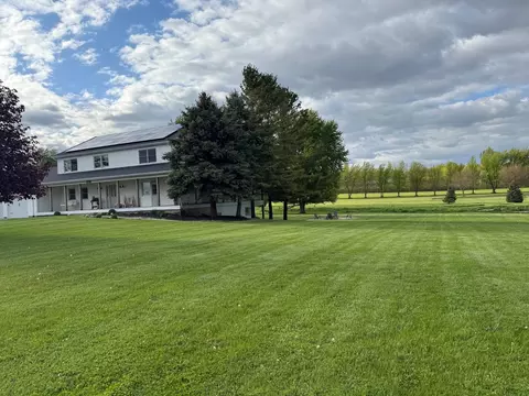 Exterior - 13818 Thayer Rd, Hebron, IL 60034 photo 7 of 18