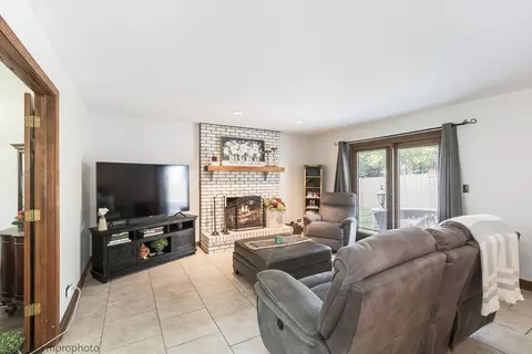 3780 Anjou Ln, Hoffman Estates, IL 60192 photo 5