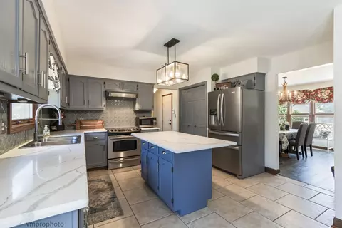 3780 Anjou Ln, Hoffman Estates, IL 60192 photo 11