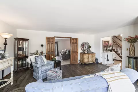 3780 Anjou Ln, Hoffman Estates, IL 60192 photo 3