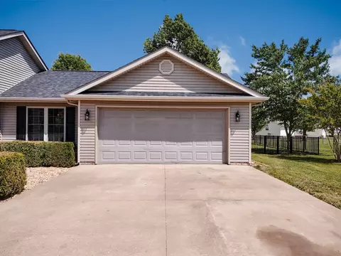 Exterior - 3216 Palomino Ct, Herrin, IL 62948 photo 5 of 9