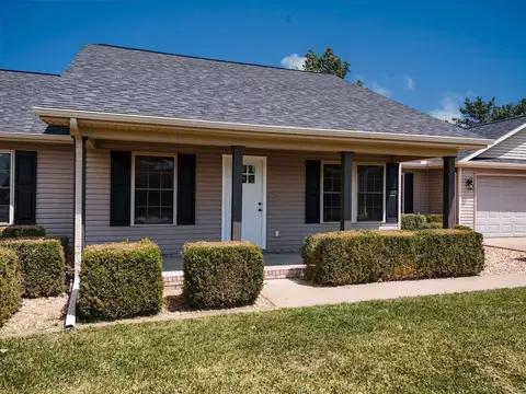 Exterior - 3216 Palomino Ct, Herrin, IL 62948 photo 4 of 9