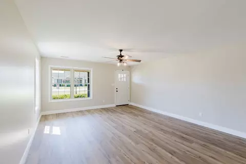 Living - 3216 Palomino Ct, Herrin, IL 62948 photo 3 of 3
