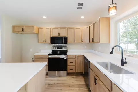 Kitchen - 3216 Palomino Ct, Herrin, IL 62948 photo 1 of 7