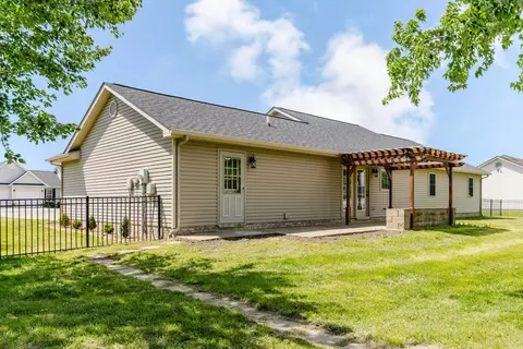 Exterior - 3216 Palomino Ct, Herrin, IL 62948 photo 6 of 9