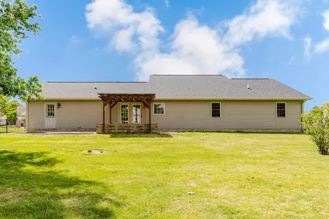 Exterior - 3216 Palomino Ct, Herrin, IL 62948 photo 7 of 9