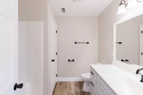 Bath - 3216 Palomino Ct, Herrin, IL 62948 photo 1 of 4