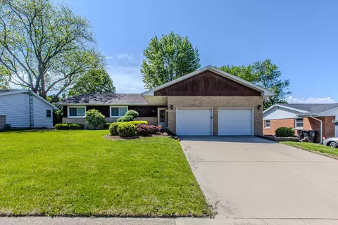 Exterior - 1207 Russell St, Normal, IL 61761 photo 3 of 9