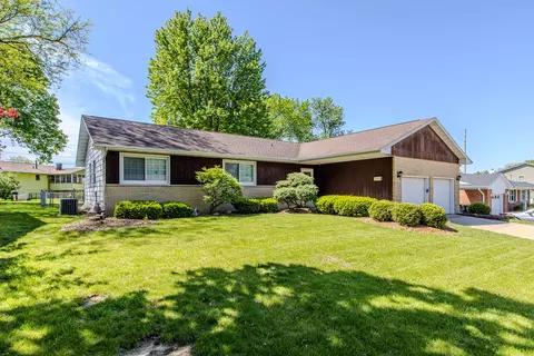 Exterior - 1207 Russell St, Normal, IL 61761 photo 2 of 9